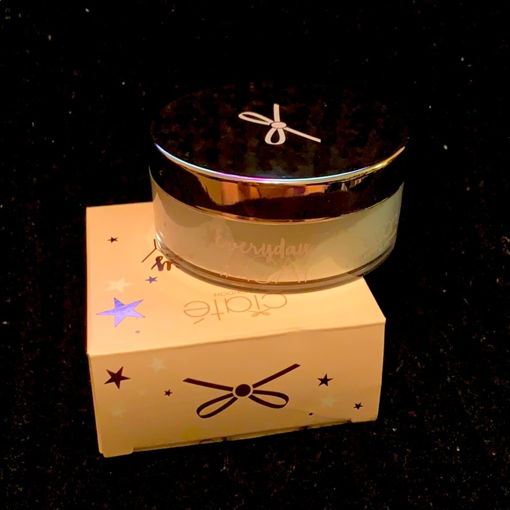 EVERYDAY VACAY COCONUT SETTING POWDER TRANSLUCENT